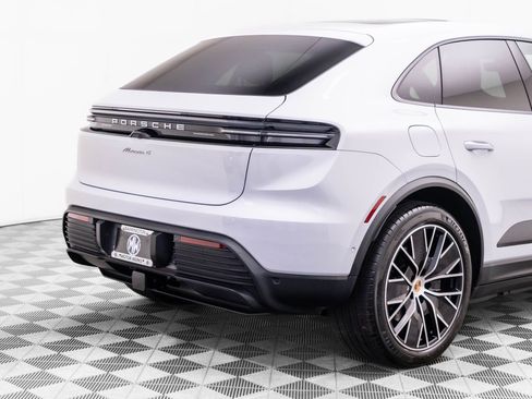 Certified 2025 Porsche Macan 4 Electric AWD/4WD image 36