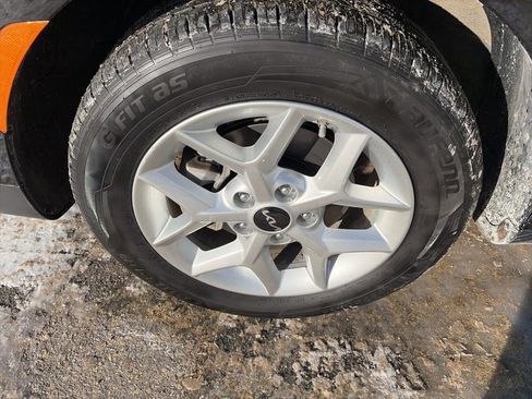 Used 2023 Kia Soul LX w/ LX Technology Package image 23