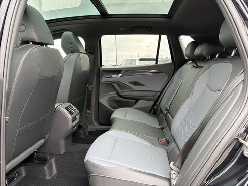 New 2026 Volkswagen Tiguan SE R-Line FWD image 14