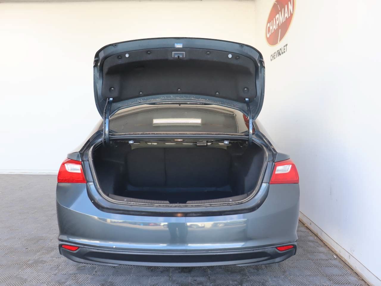 Used 2020 Chevrolet Malibu LS FWD image 5