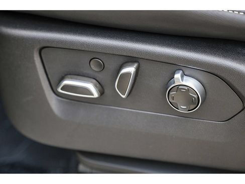 Used 2025 Cadillac Escalade ESV V AWD/4WD image 20