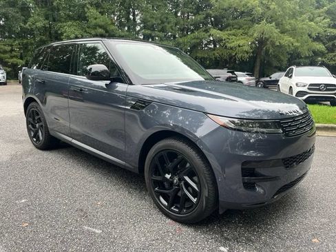 Used 2024 Land Rover Range Rover Sport SE AWD/4WD image 2