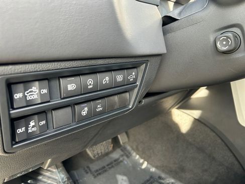 Used 2023 Toyota Tundra Platinum image 21