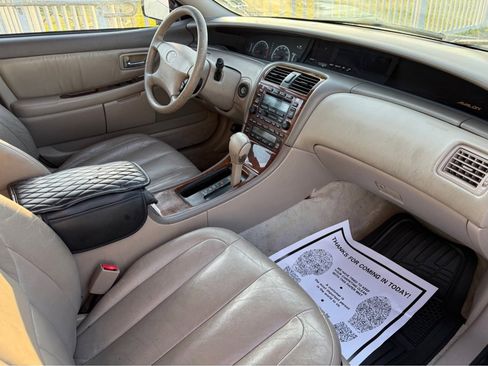 Used 2000 Toyota Avalon XLS FWD image 11