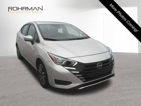 Used 2024 Nissan Versa SV FWD image 5
