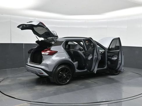 Used 2024 Nissan Kicks SR w/ SR Premium Package FWD image 62