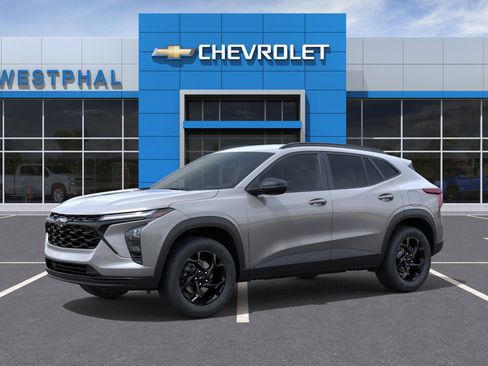 New 2026 Chevrolet Trax LT w/ Driver Confidence Package image 2