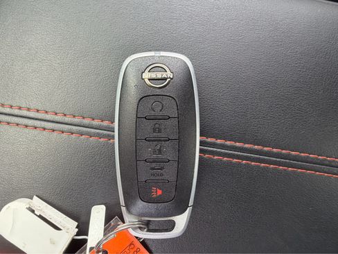 Used 2025 Nissan Sentra SR w/ SR Premium Package FWD image 35