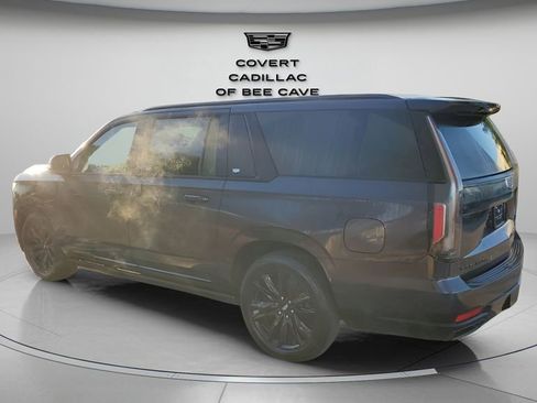 Certified 2023 Cadillac Escalade ESV Sport w/ Touring Package image 7