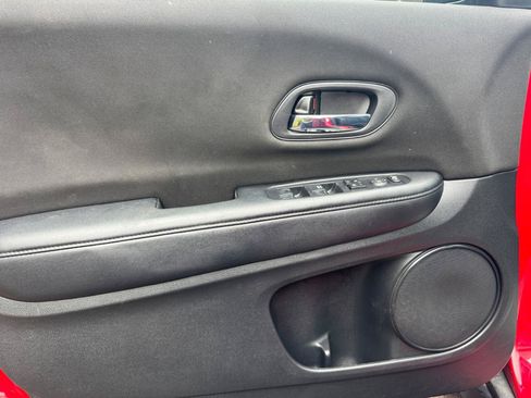 Used 2018 Honda HR-V LX image 21