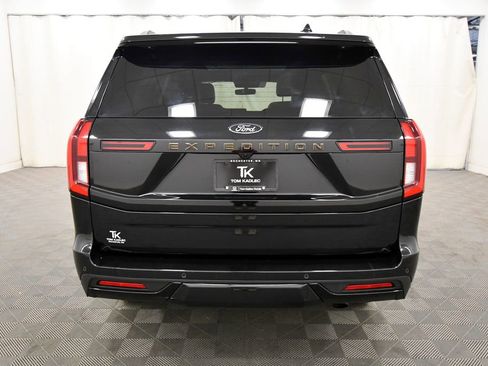 Used 2025 Ford Expedition Tremor image 6