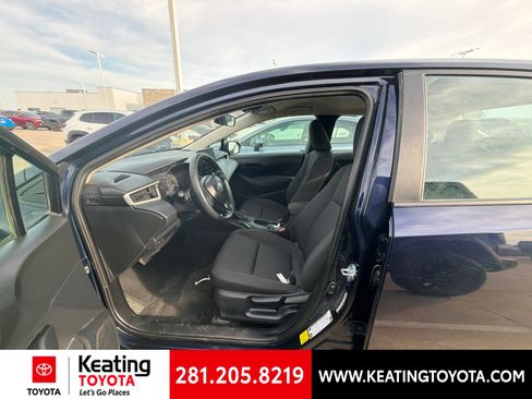 Used 2025 Toyota Corolla LE FWD image 10