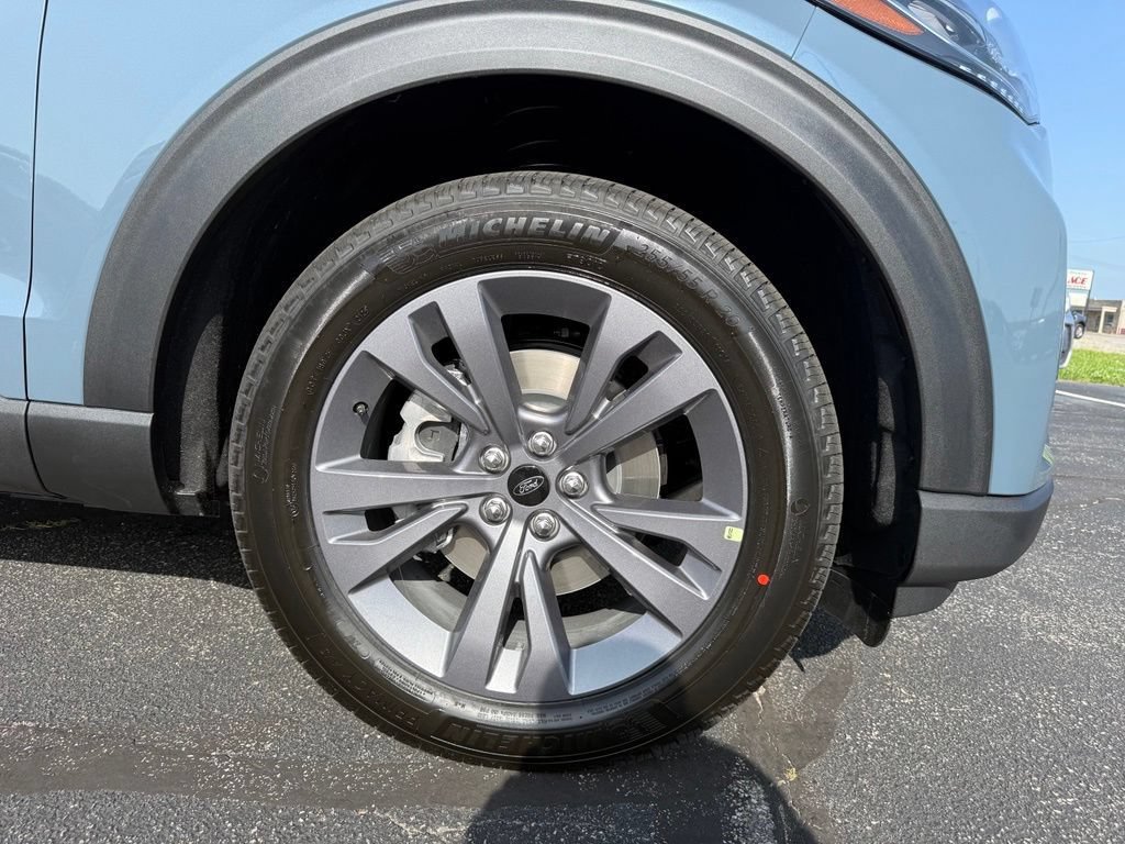 New 2026 Ford Explorer Active w/ Active Comfort Package AWD/4WD image 32