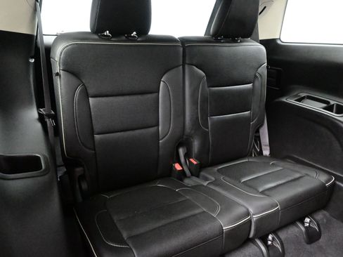 Used 2023 GMC Acadia Denali w/ Denali Ultimate Package image 17