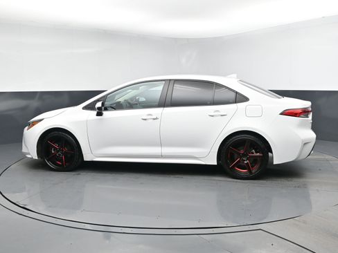 Used 2020 Toyota Corolla LE image 4