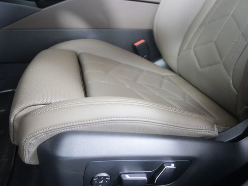 New 2026 BMW i5 eDrive40 w/ M Sport Package image 9