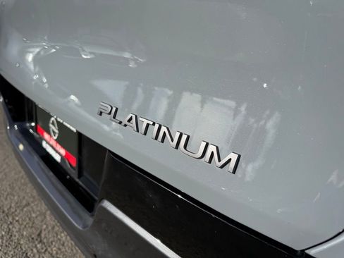 New 2025 Nissan Murano Platinum image 9