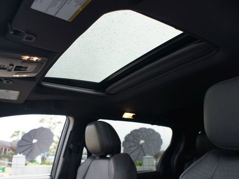 Used 2023 Toyota Sienna XSE image 6