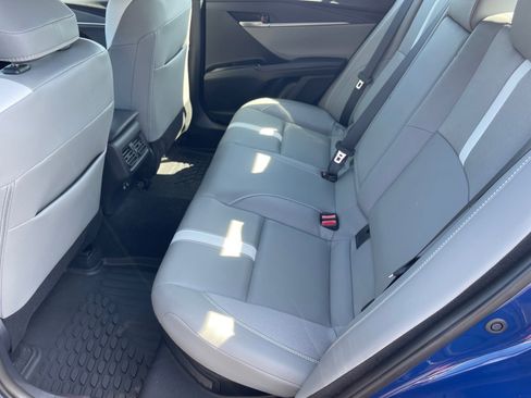 Used 2025 Toyota Camry SE w/ Convenience Package FWD image 12