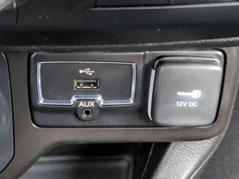 Used 2021 Jeep Renegade Latitude AWD/4WD image 21