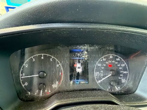 Used 2024 Toyota Corolla LE FWD image 6