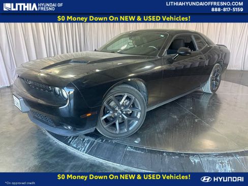 Used 2019 Dodge Challenger SXT w/ Blacktop Package RWD image 1