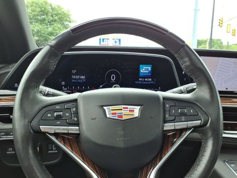 Used 2024 Cadillac Escalade Premium Luxury w/ Performance Package AWD/4WD image 25