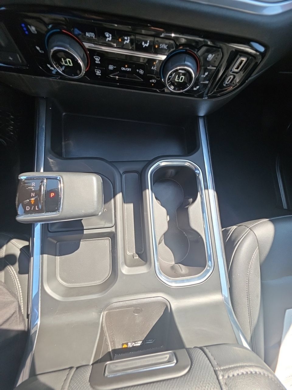 Used 2024 Chevrolet Silverado 1500 LTZ w/ LTZ Premium Package AWD/4WD image 23