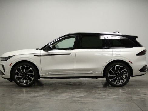 Used 2024 Lincoln Nautilus Black Label AWD/4WD image 5