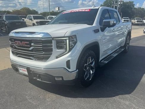 Used 2023 GMC Sierra 1500 SLT AWD/4WD image 2