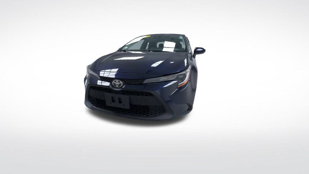 Used 2022 Toyota Corolla LE w/ LE Convenience Package FWD image 3