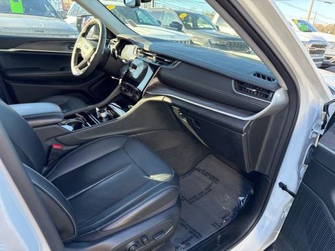 Certified 2023 Jeep Grand Cherokee Limited AWD/4WD image 10