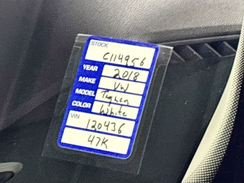 Used 2018 Volkswagen Tiguan SE w/ Panoramic Sunroof Package image 25