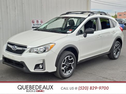 Used 2017 Subaru Crosstrek 2.0i image 3