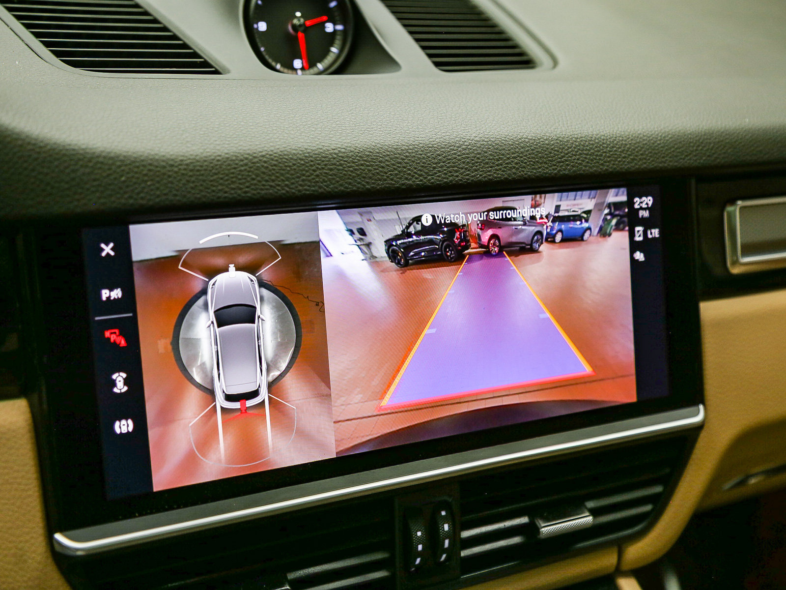 Certified 2023 Porsche Cayenne Platinum Edition AWD/4WD image 29