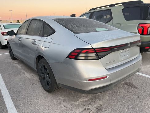 Used 2025 Honda Accord SE image 4