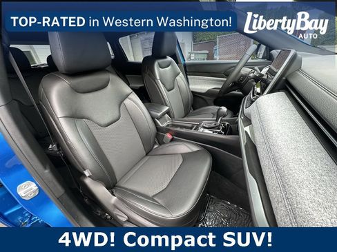 Used 2025 Jeep Compass Latitude image 16