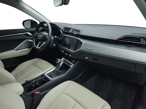 Used 2022 Audi Q3 2.0T Premium w/ 19" Wheel Package image 24