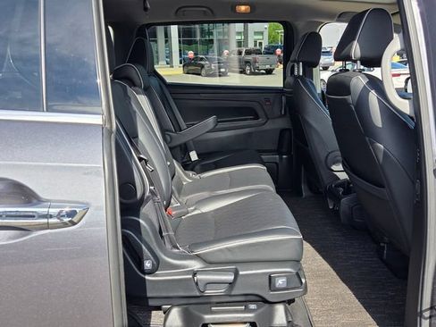 Used 2023 Honda Odyssey Elite image 16