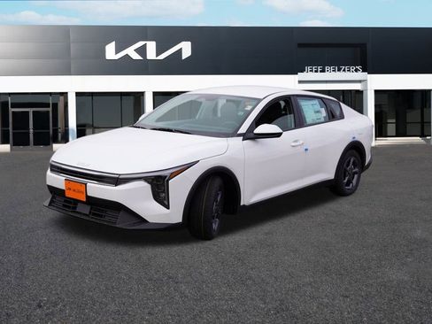 New 2025 Kia K4 LXS image 7