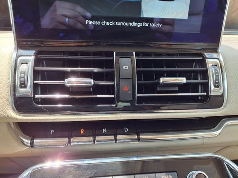 Used 2019 Lincoln Navigator Reserve AWD/4WD image 22