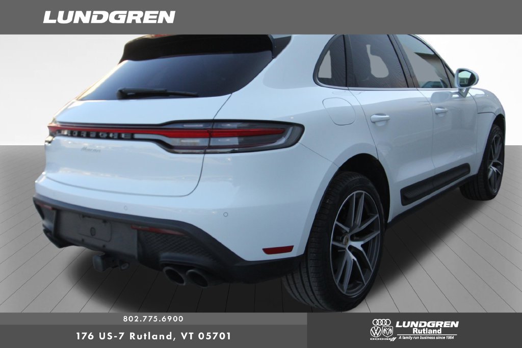 Used 2025 Porsche Macan AWD/4WD image 38