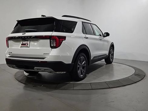 Used 2026 Ford Explorer Active w/ Active Comfort Package AWD/4WD image 5