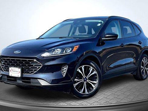 Used 2021 Ford Escape SE w/ SE Sport Appearance Package image 1