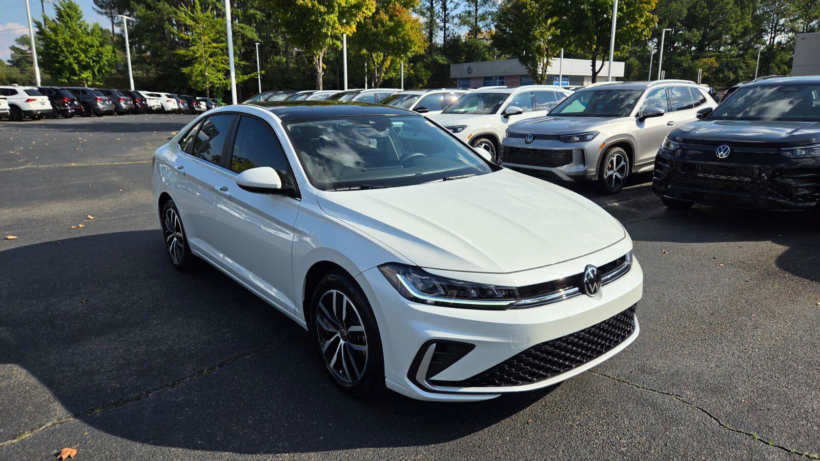 Certified 2026 Volkswagen Jetta SE FWD image 7