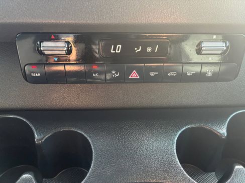 Used 2021 Mercedes-Benz Sprinter 2500 image 18