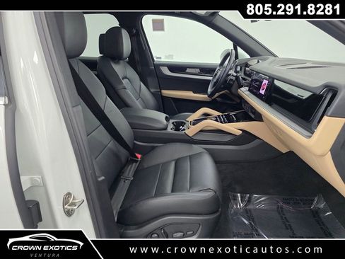 Used 2024 Porsche Cayenne image 12
