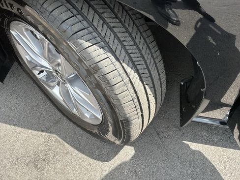Used 2026 Toyota Sienna XLE FWD image 12
