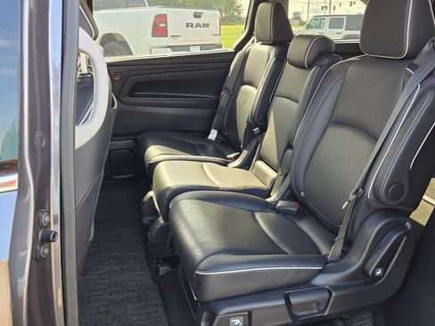 Used 2023 Honda Odyssey Elite image 7
