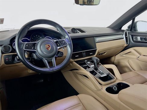 Certified 2023 Porsche Cayenne Coupe image 25